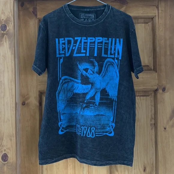 SOLD NWOT Led Zeppelin t-shirt, size men’s medium - Picture 2 of 6